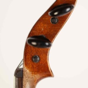 Old violin, labeled Leandro Bisiach della scuola Cremonese fece in Milano Leandro Bisiach 1928