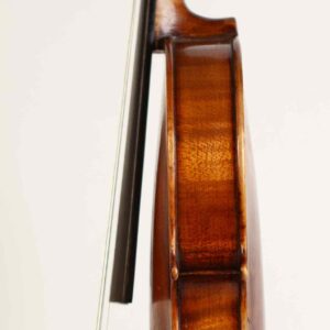 old violin, labeled Rue de Bussy N 30 Faub St Germain pres la rue de Seine a Paris ALDRIC luthier fait violon alto violoncelle et guitare